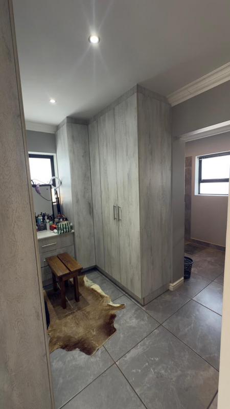 4 Bedroom Property for Sale in Noorsekloof Eastern Cape